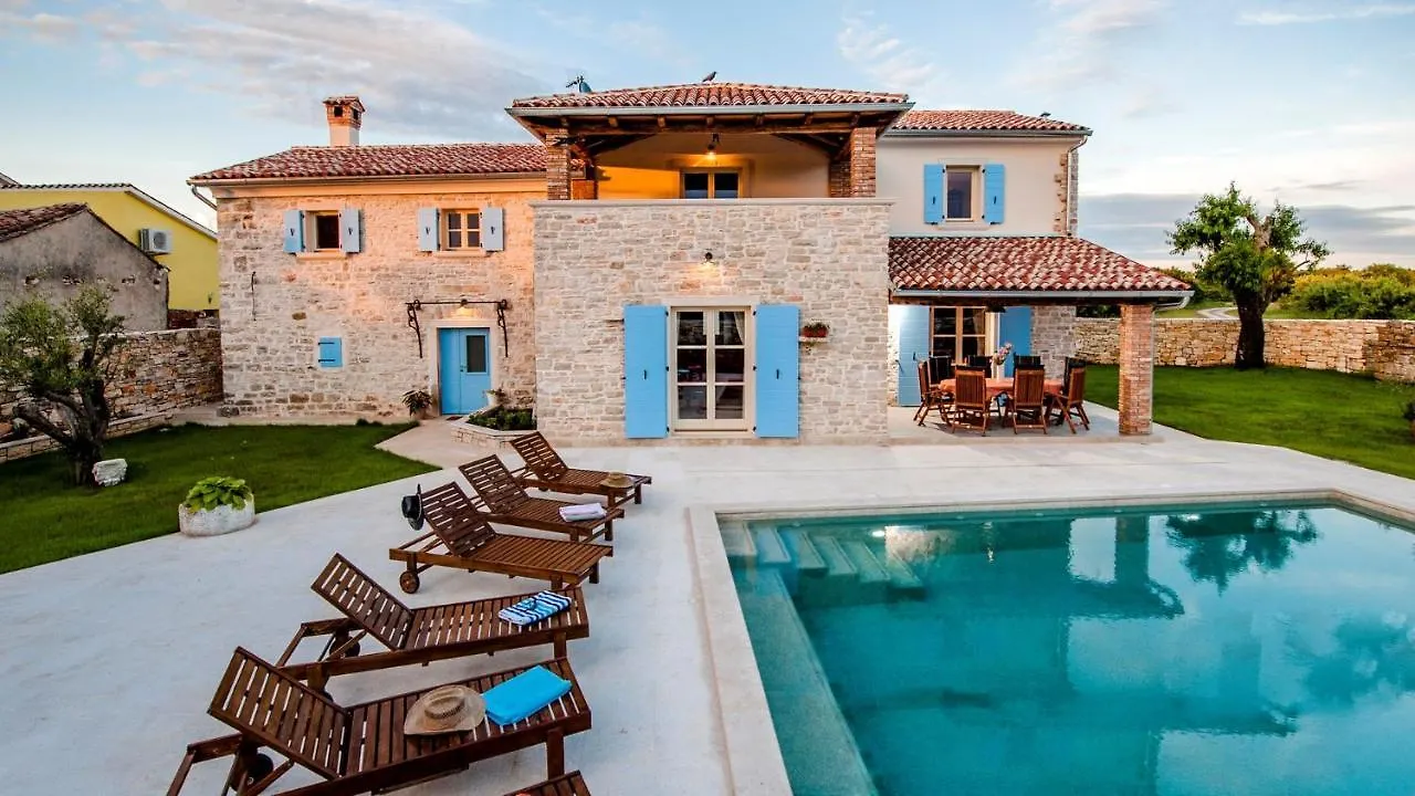 Villa Tomani Krmed Guest house