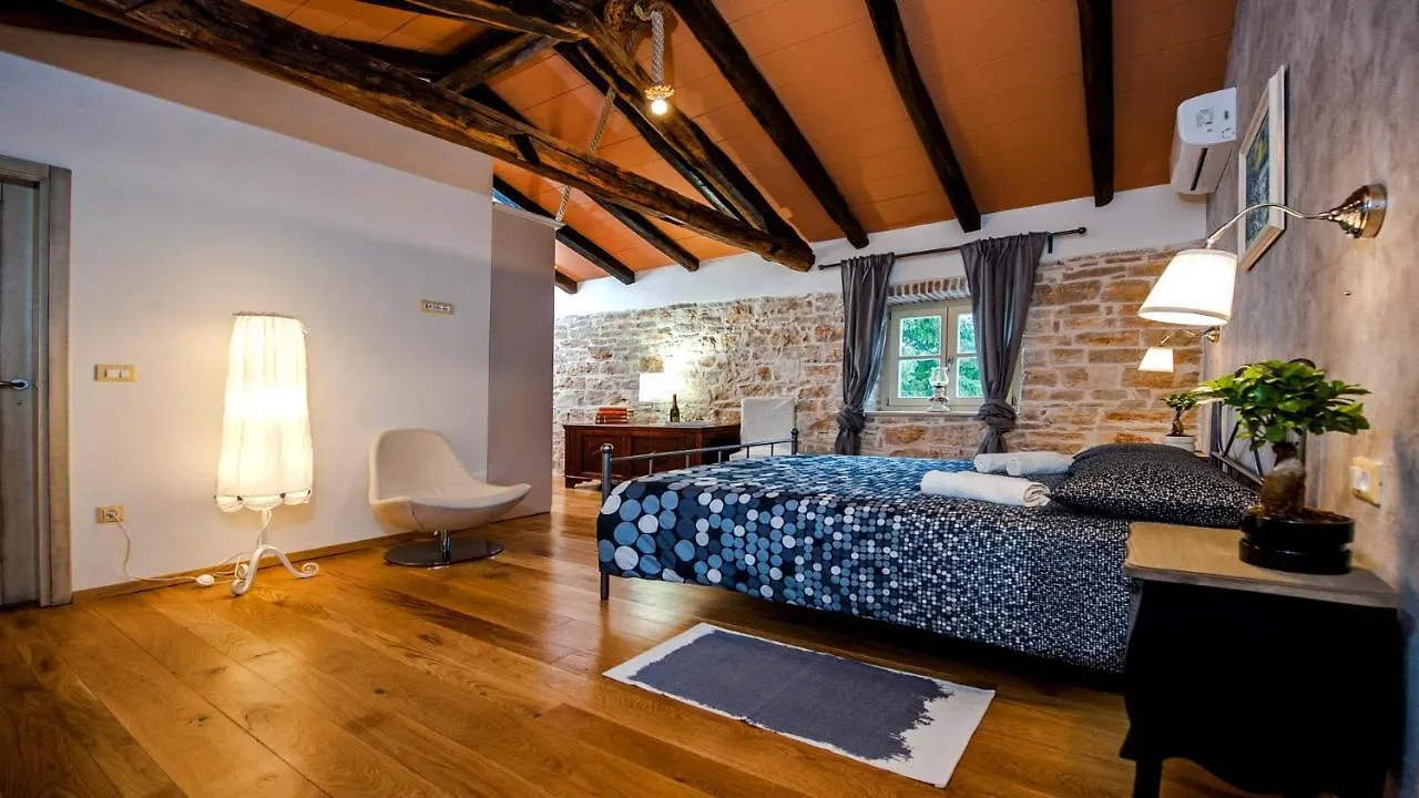 Villa Tomani Krmed Guest house