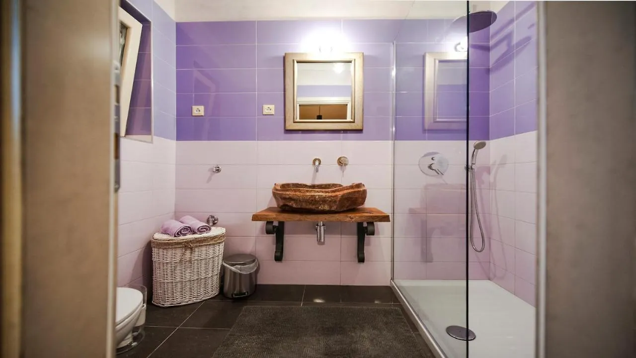 Guest house Villa Tomani Krmed