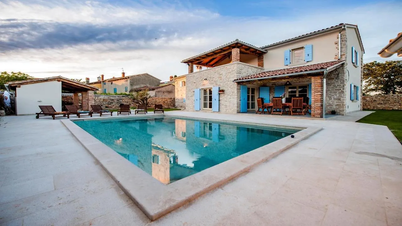 Guest house Villa Tomani Krmed