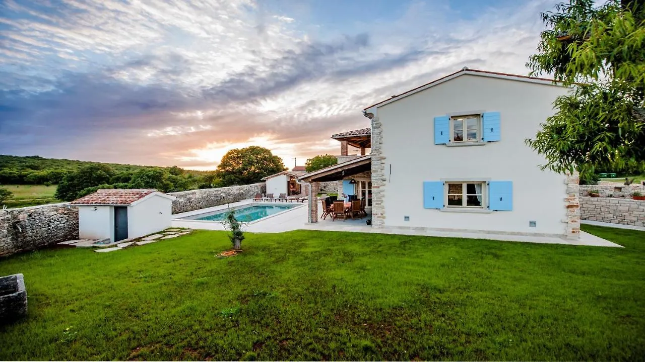Villa Tomani Krmed 0*,